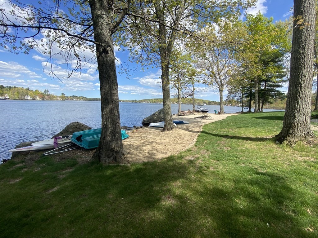 10 Cedar Lane Tyngsborough, MA 01879 - Photo 4 of 42