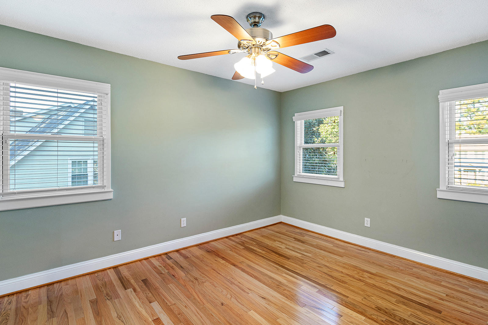 1918 Ashley Hall Road Charleston, SC 29407 - Photo 22 of 26 1918ASHLEYHALLRD_ALEECESOPHIA-6196