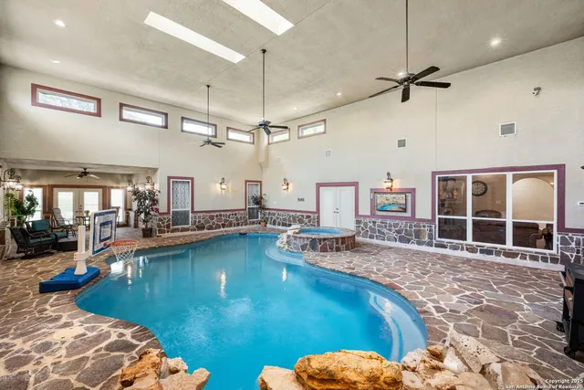 $850,000 | 20725 Wahl Lane, San Antonio, TX 78266
