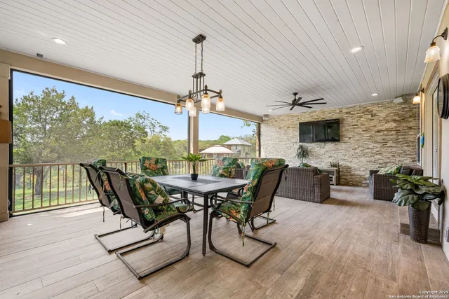 $850,000 | 20725 Wahl Lane, San Antonio, TX 78266