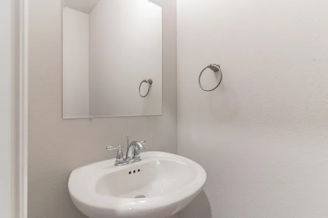 $1,500 | 210 Peruna Drive, Marble Falls, TX 78654