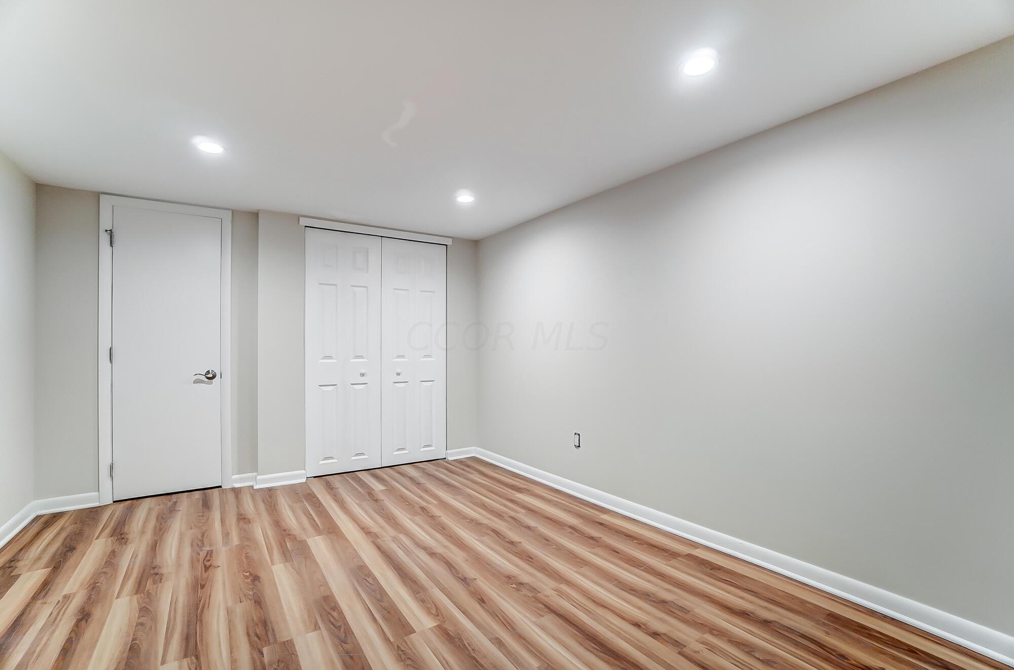 1421 Kenwick Road Columbus, OH 43209 - Photo 58 of 82 058