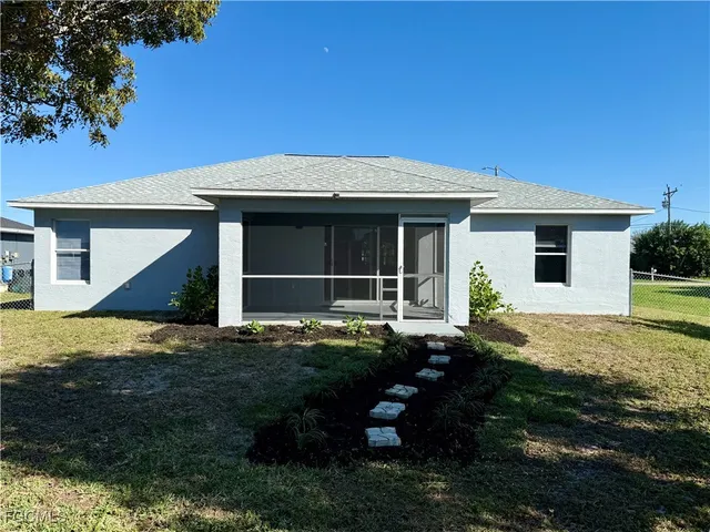 $300,000 | 2600 Southwest 22nd Place, Cape Coral, FL 33914