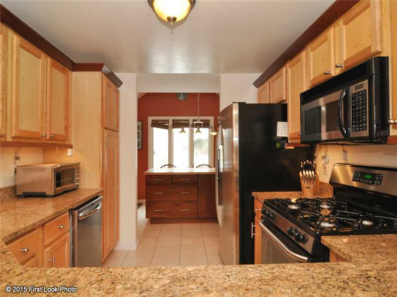 80 Fisher Road, Unit 77 Cumberland, RI 02864 - Photo 7 of 24 Kitchen.