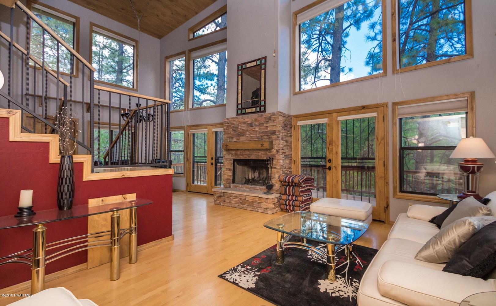 2174 Lessig Circle Prescott, AZ 86303 - Photo 2 of 20 Living Room