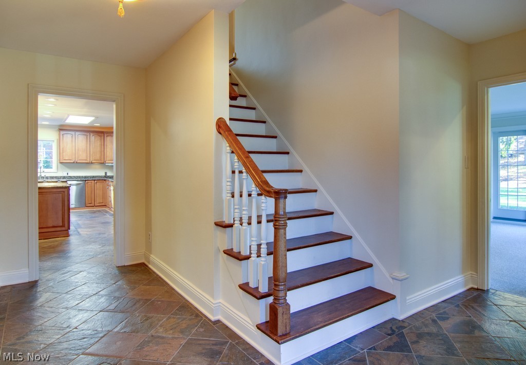 2428 Covington Road Akron, OH 44313 - Photo 2 of 27