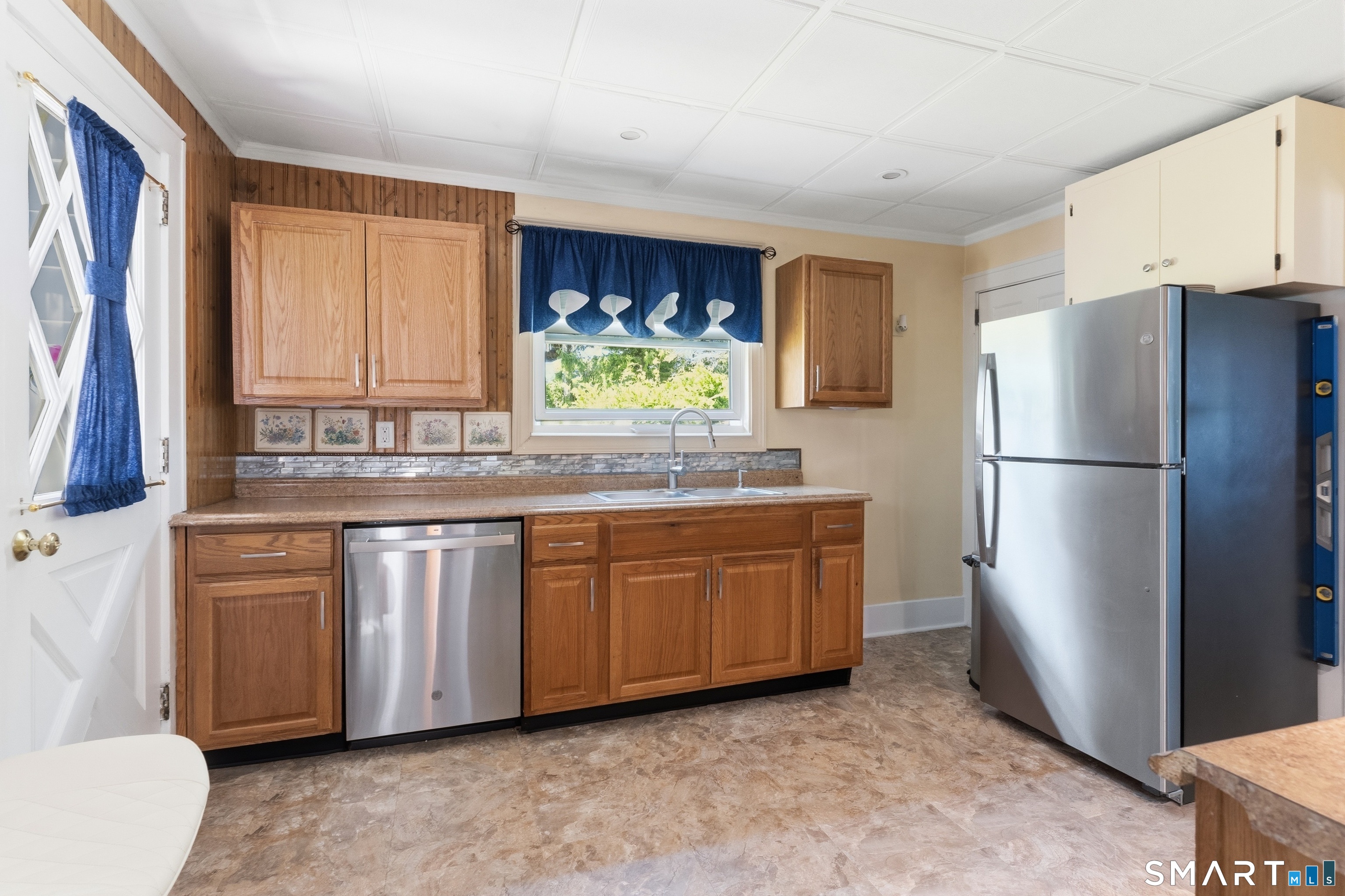 24 West Point Road East Hampton, CT 06424 - Photo 6 of 38