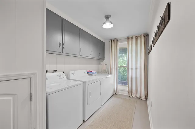 a view of utility room with washer and dryer