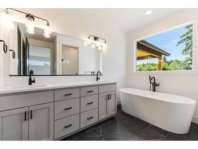 $924,900 | 13600 Southeast Fletcher Road, Dayton, OR 97114