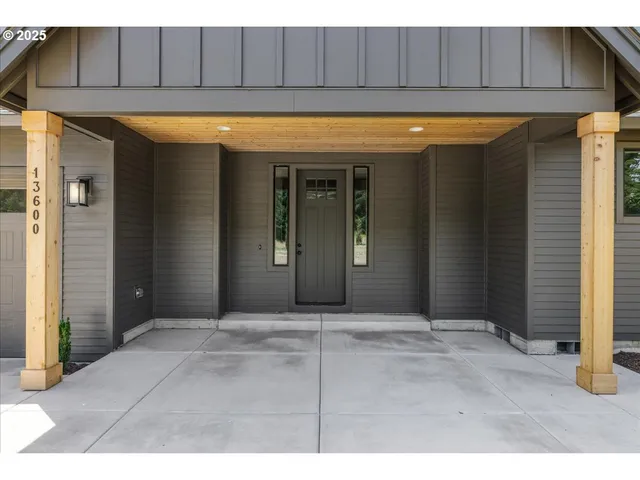 $924,900 | 13600 Southeast Fletcher Road, Dayton, OR 97114