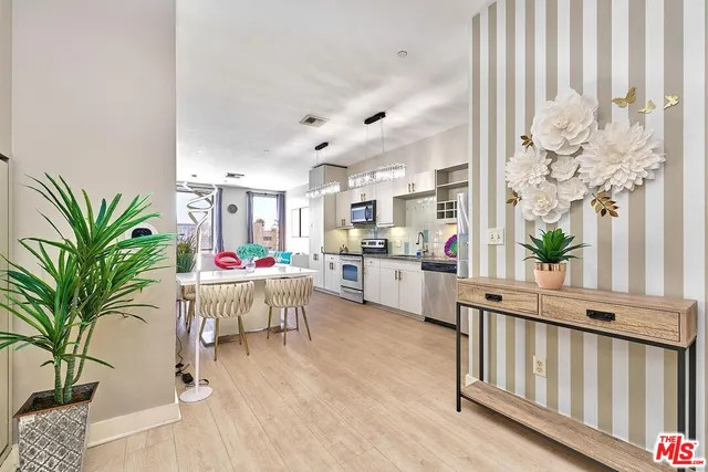 $699,000 | 3810 Wilshire Boulevard, Unit 408, Los Angeles, CA 90010