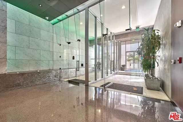$699,000 | 3810 Wilshire Boulevard, Unit 408, Los Angeles, CA 90010