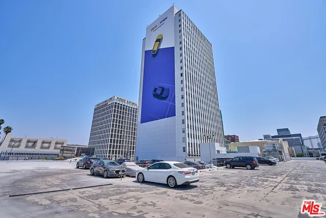 $699,000 | 3810 Wilshire Boulevard, Unit 408, Los Angeles, CA 90010