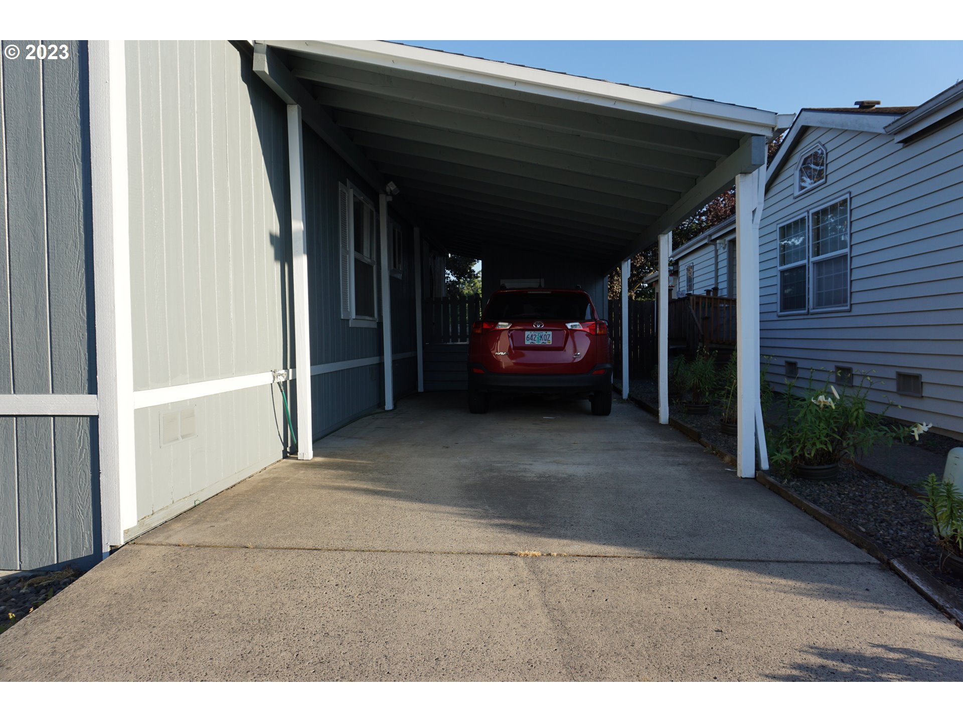 1949 Southeast Palmquist Road Gresham, OR 97080 - Photo 5 of 31 a view of back yard of a house