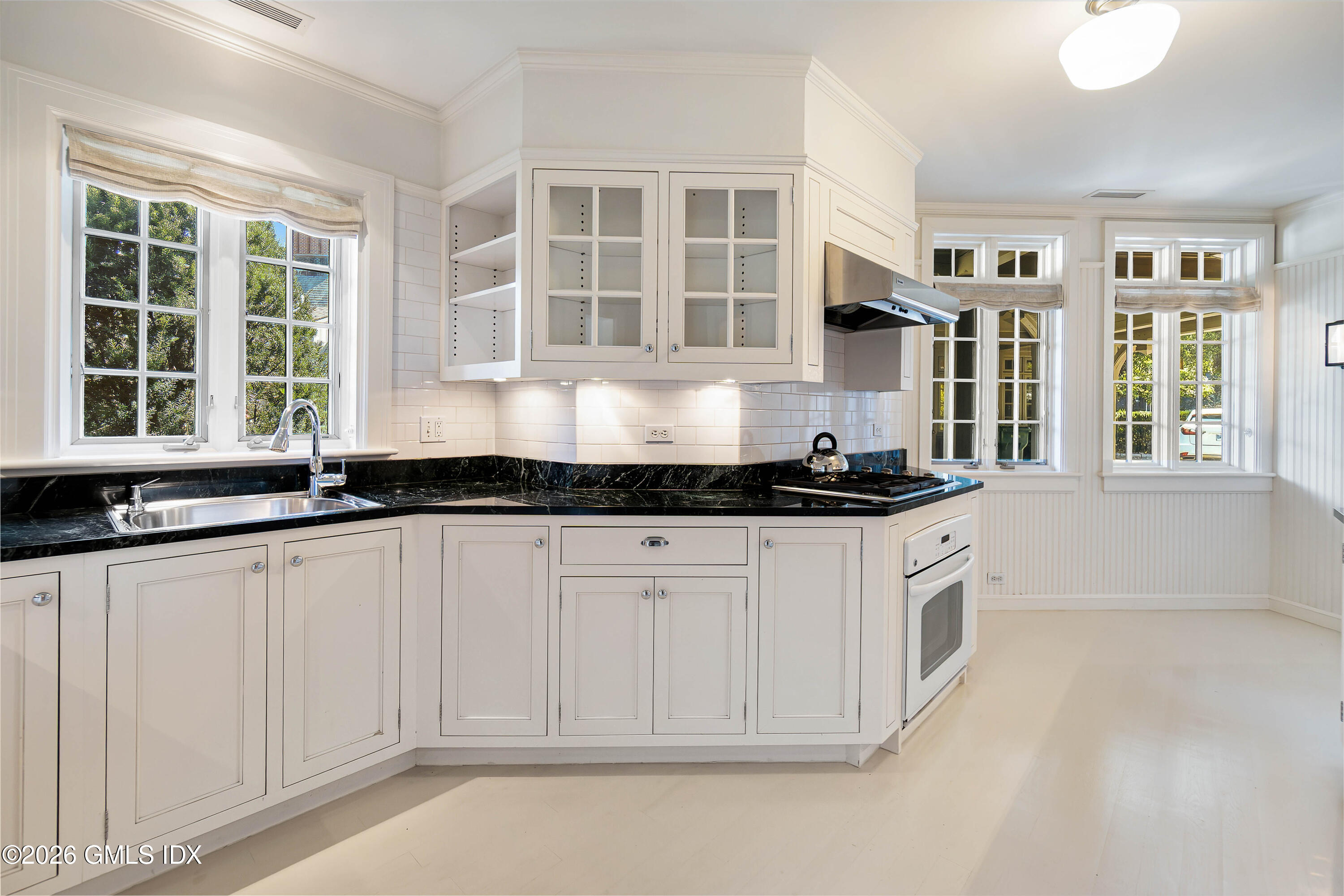 164 Round Hill Road Greenwich, CT 06831 - Photo 50 of 53 Guest House Kitchen