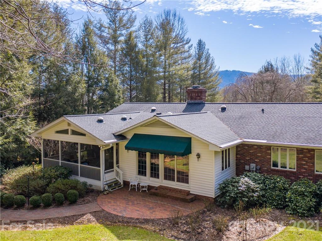 15 Legendary Road Hendersonville, NC 28739 - Photo 2 of 37 Gallery Image 2