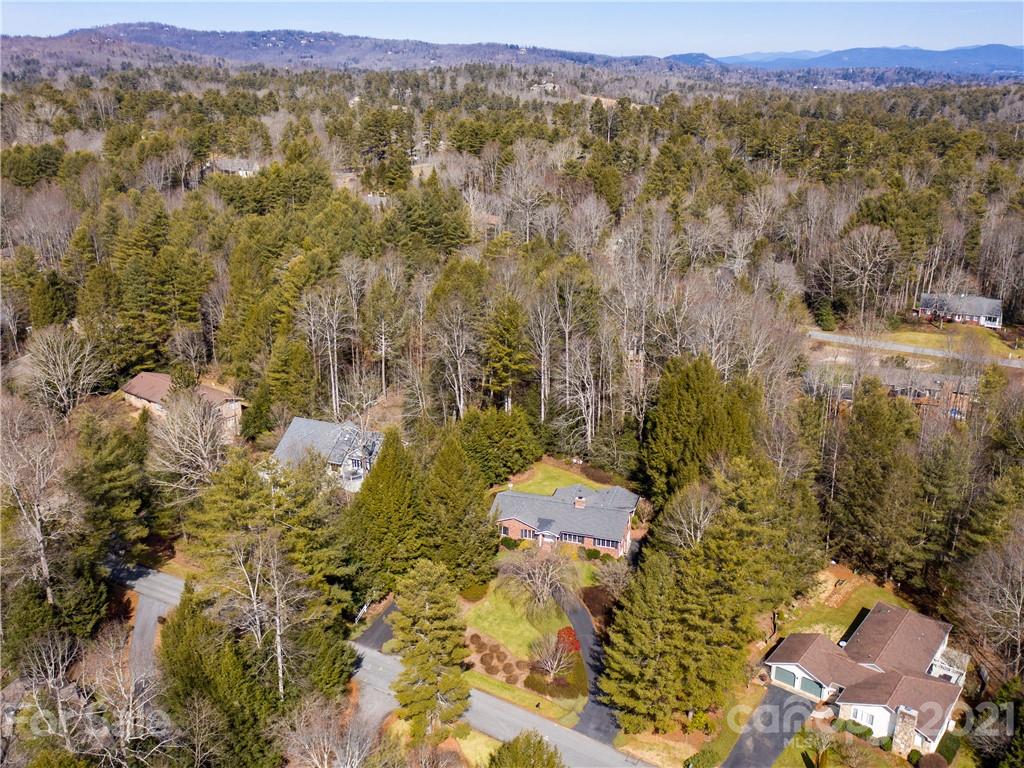 15 Legendary Road Hendersonville, NC 28739 - Photo 11 of 37 Gallery Image 11
