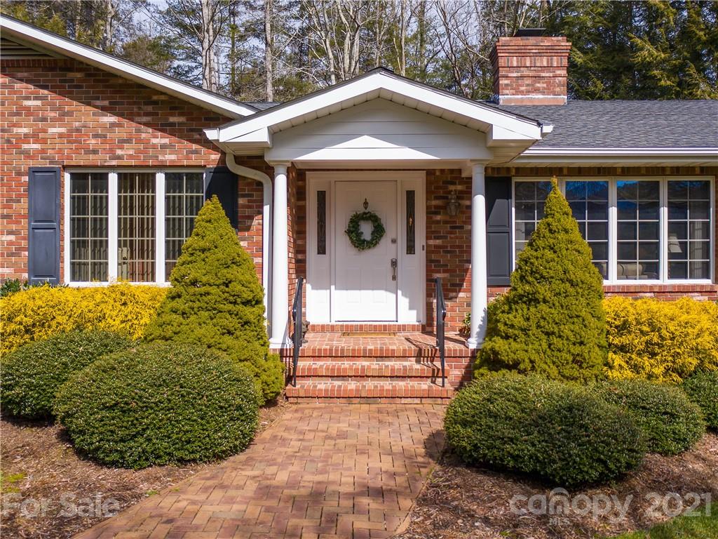 15 Legendary Road Hendersonville, NC 28739 - Photo 12 of 37 Gallery Image 12