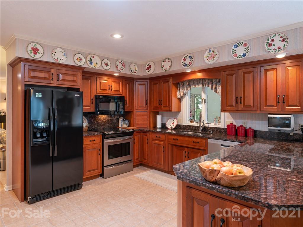 15 Legendary Road Hendersonville, NC 28739 - Photo 16 of 37 Gallery Image 16