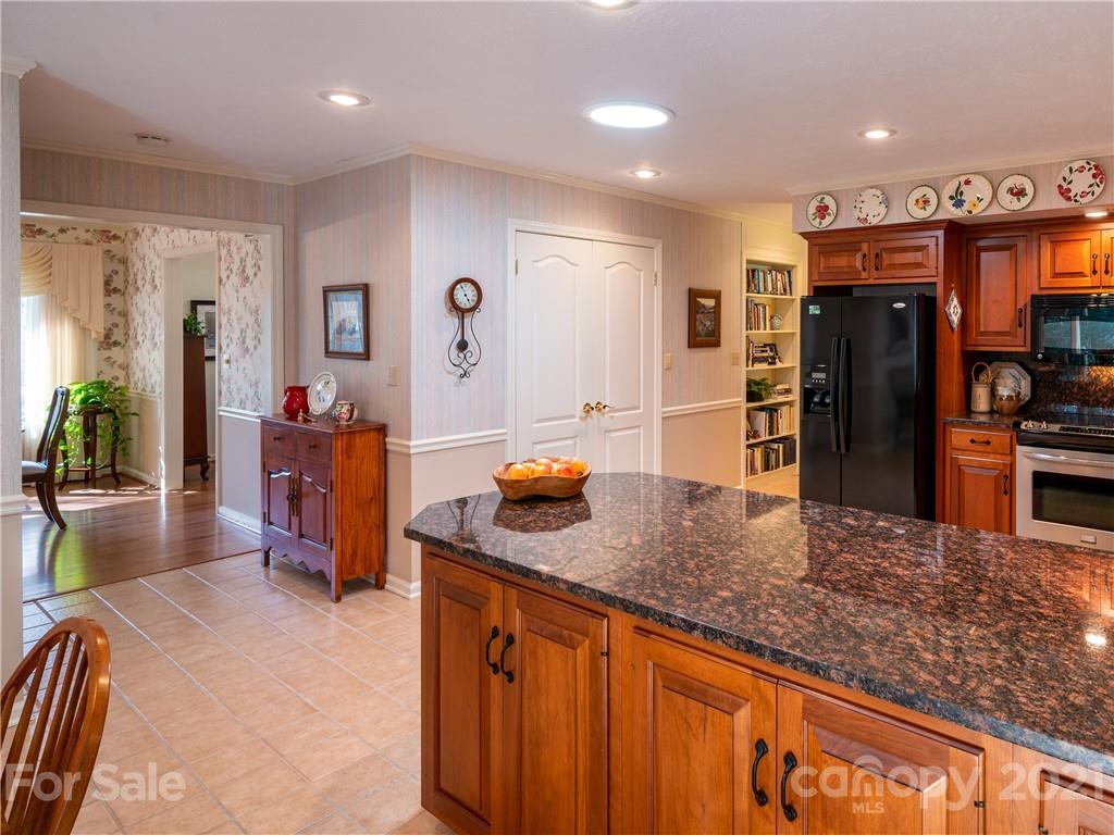 15 Legendary Road Hendersonville, NC 28739 - Photo 17 of 37 Gallery Image 17