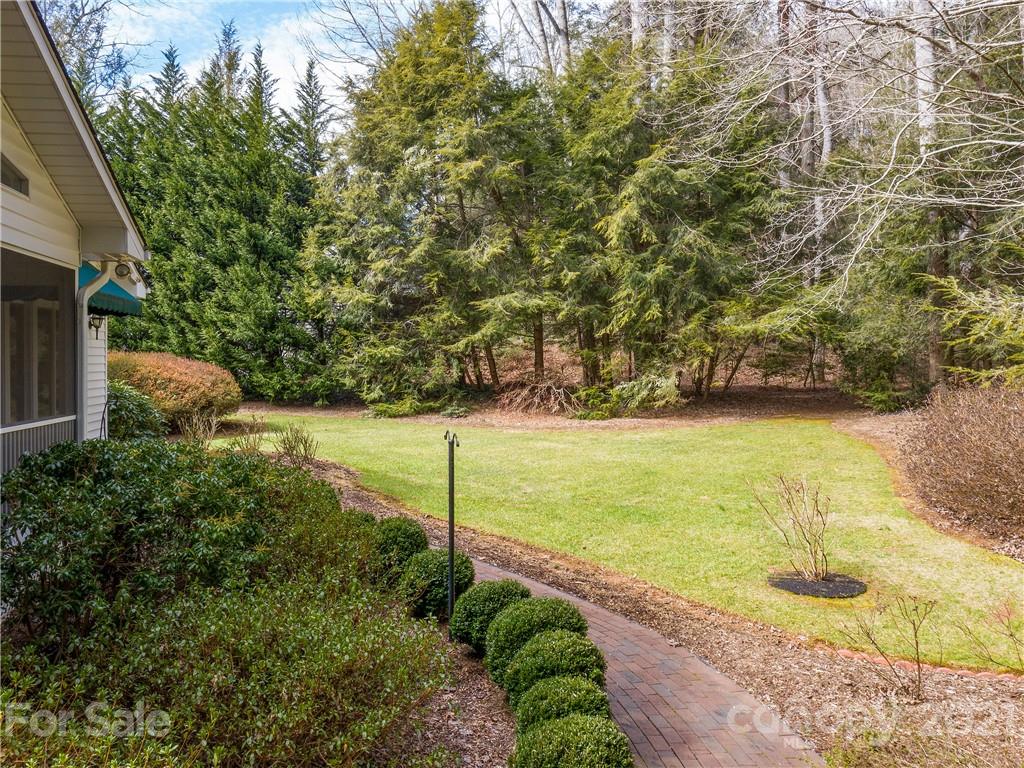 15 Legendary Road Hendersonville, NC 28739 - Photo 6 of 37 Gallery Image 6