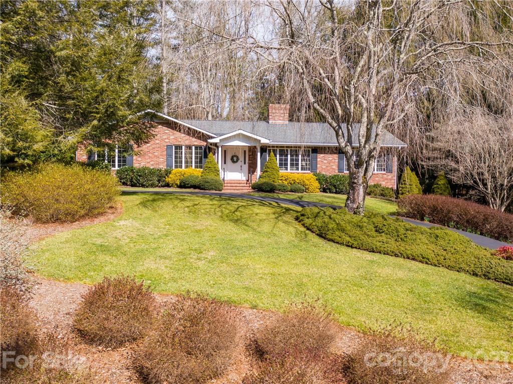 15 Legendary Road Hendersonville, NC 28739 - Photo 9 of 37 Gallery Image 9