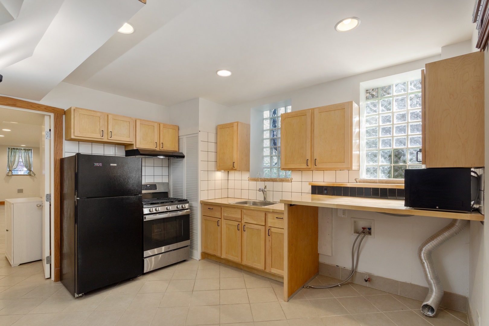 3843 West Addison Street Chicago, IL 60618 - Photo 35 of 41