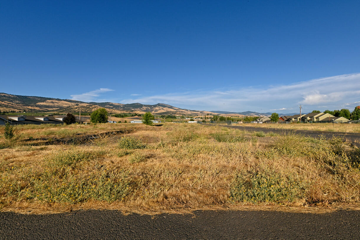 Suncrest Road Talent, OR 97540 - Photo 21 of 22 DSC_7654