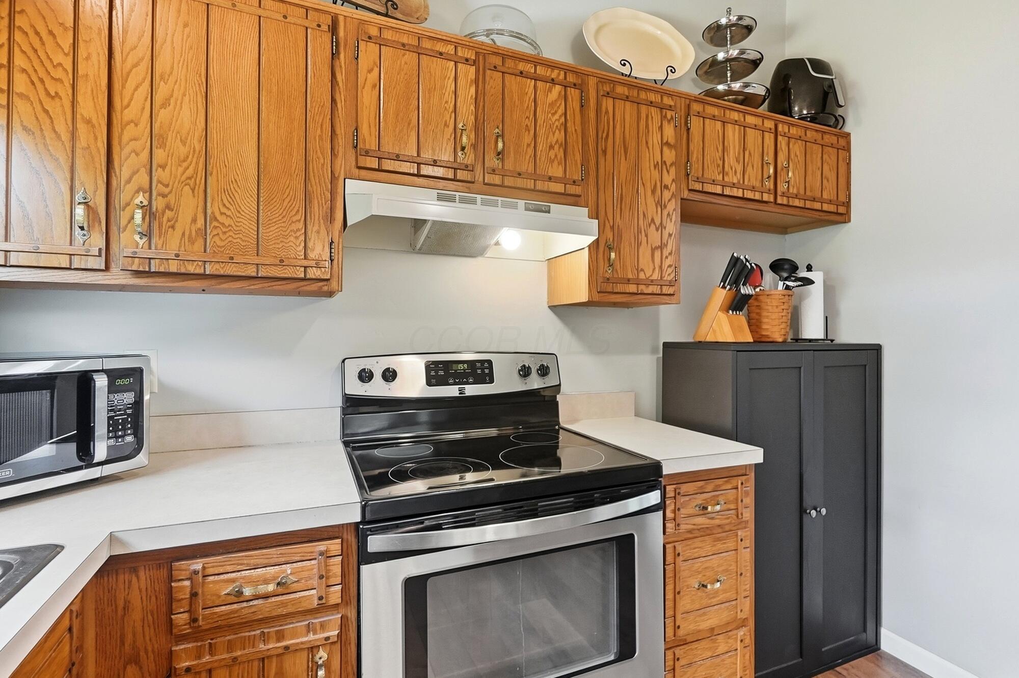 352 Timbercreek Road Reynoldsburg, OH 43068 - Photo 7 of 41 Kitchen