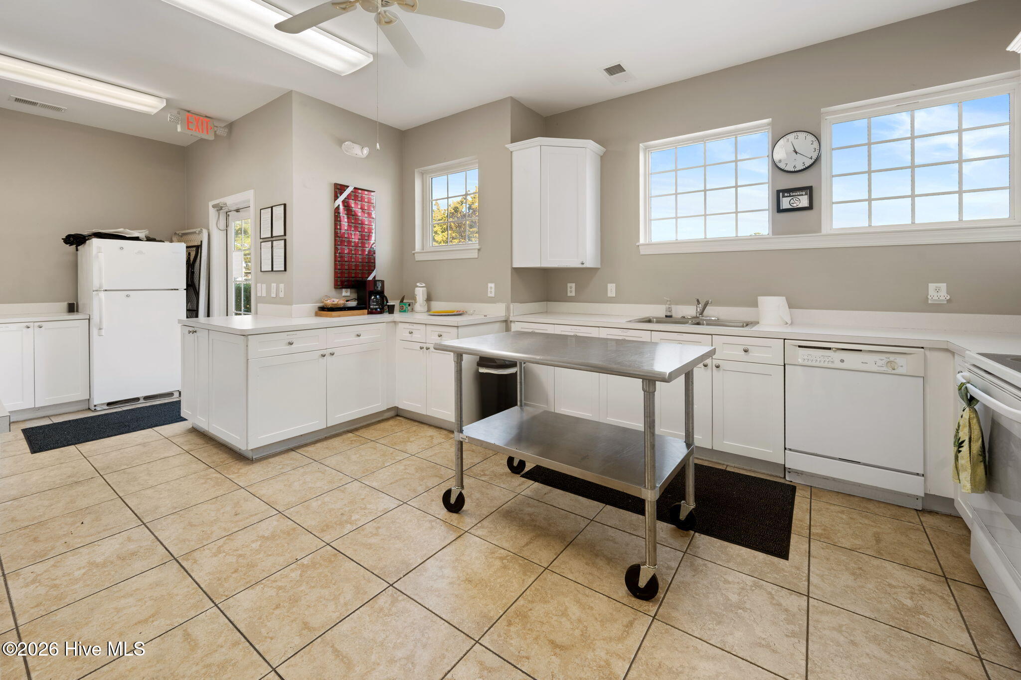 4197 Cambridge Cove Road, Unit 2 Southport, NC 28461 - Photo 45 of 60 Clubhouse Kitchen