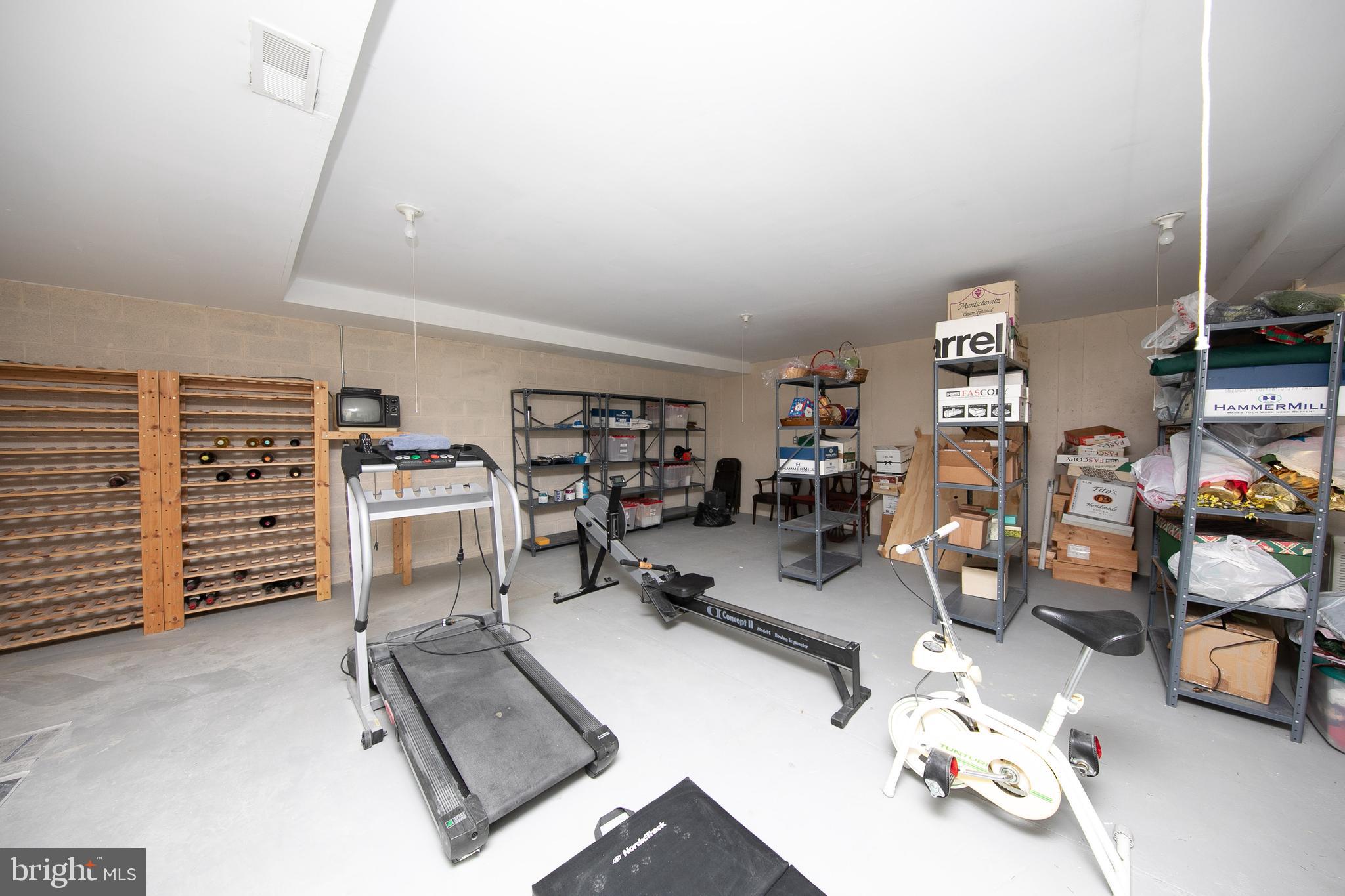 701 Pine Street Philadelphia, PA 19106 - Photo 31 of 32 Plus Huge Storage Space, High Ceilings for Gym