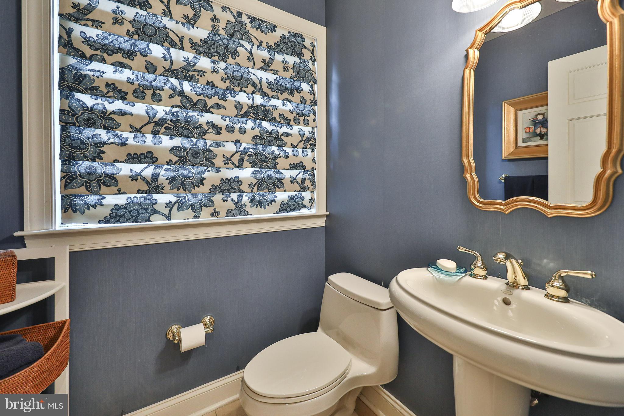701 Pine Street Philadelphia, PA 19106 - Photo 8 of 32 First Floor Guest Bath