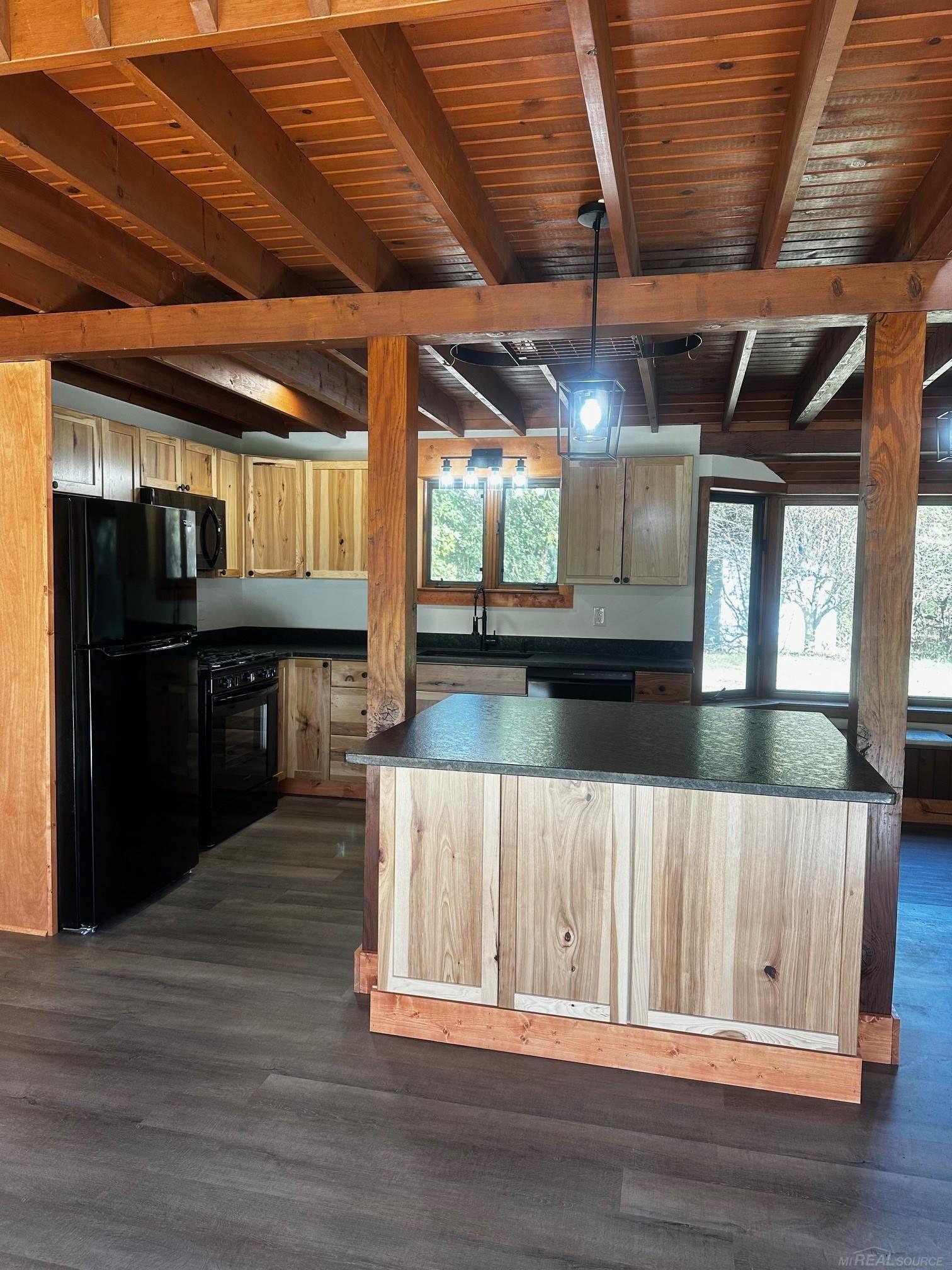 10688 Beardslee Road Perry, MI 48872 - Photo 9 of 32 50157681-91004157-60ad-40a3-99c2-fec94276c78d.JPG