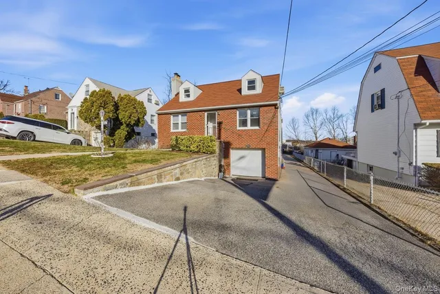 $799,000 | 54 Staunton Street, Yonkers, NY 10704