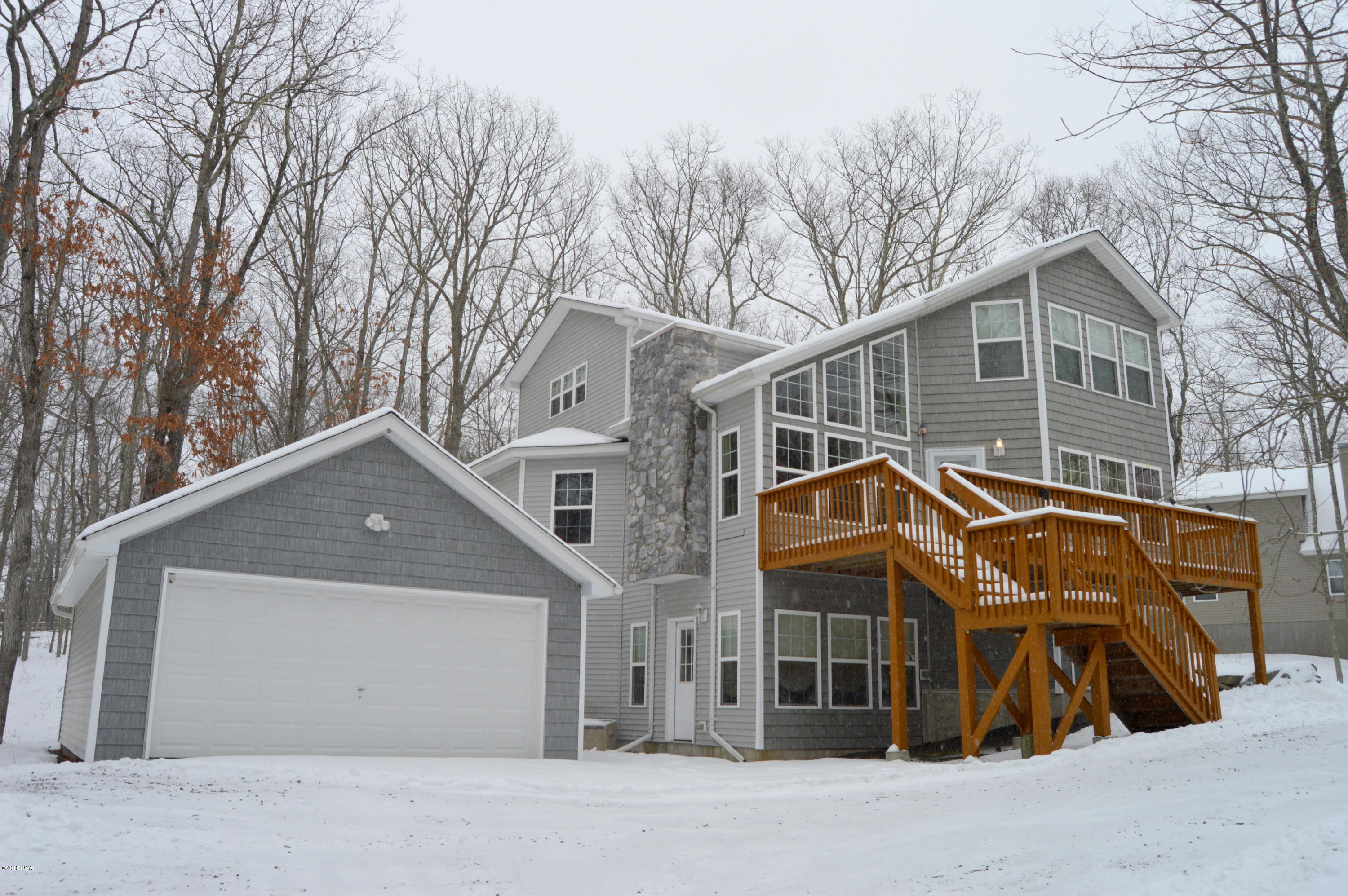102 Perch Road Lackawaxen, PA 18435 - Photo 1 of 27 102 Perch Road