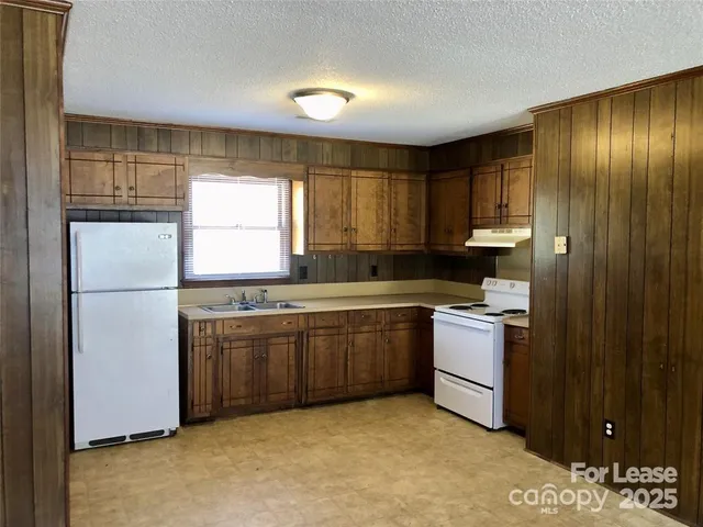 $1,000 | 208 Sunny Hill Drive, Lincolnton, NC 28092