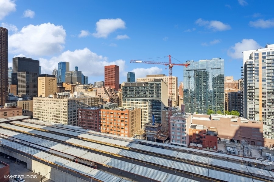 701 South Wells Street, Unit 1904 Chicago, IL 60607 - Photo 10 of 22 a city view