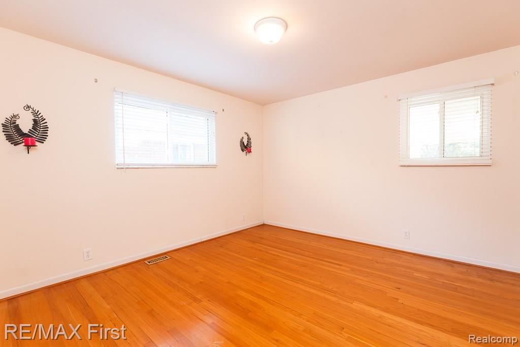 27592 Jean Road Warren, MI 48093 - Photo 12 of 23 27592 Jean-12.jpg