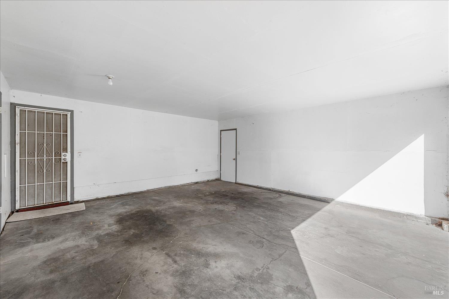 130 Del Rio Circle, Unit 2 Vacaville, CA 95687 - Photo 23 of 33 an empty room with windows