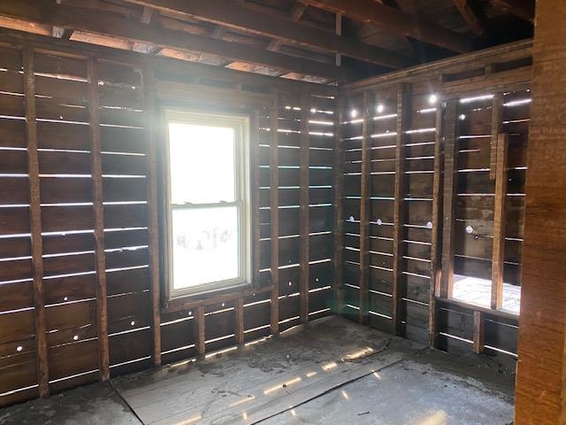 505 Goebel Street Berlin, NH 03570 - Photo 9 of 12