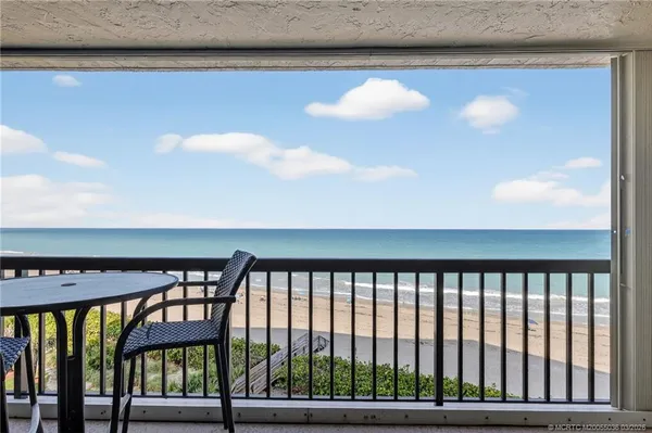 a view of a large window with an outdoor space