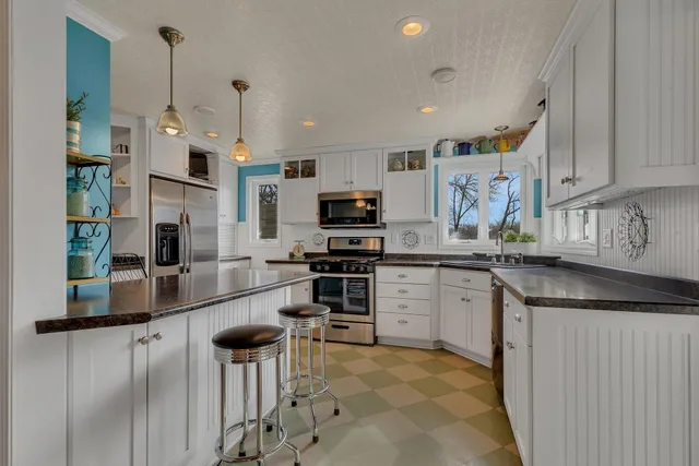 $550,000 | 1205 Melvina Road Southwest, Alexandria, MN 56308