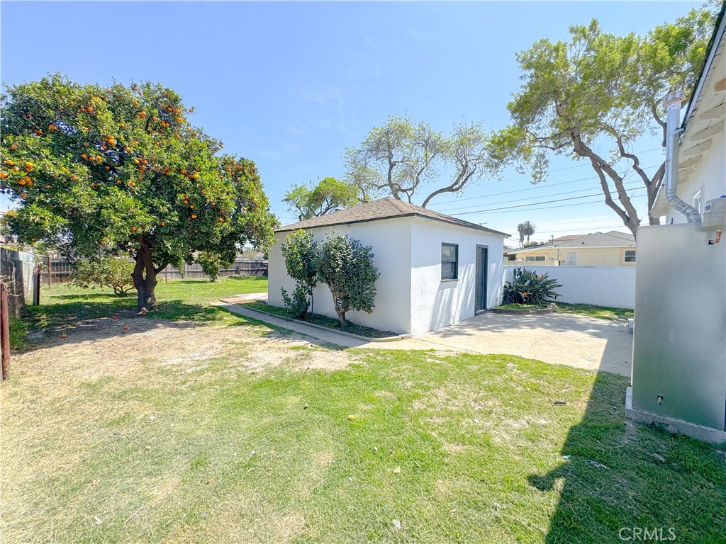 620 South Chester Avenue Compton, CA 90221 - Photo 20 of 27