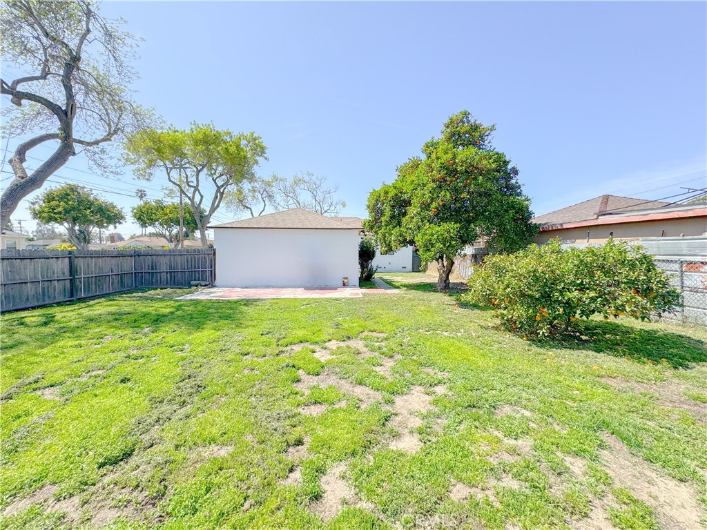 620 South Chester Avenue Compton, CA 90221 - Photo 21 of 27