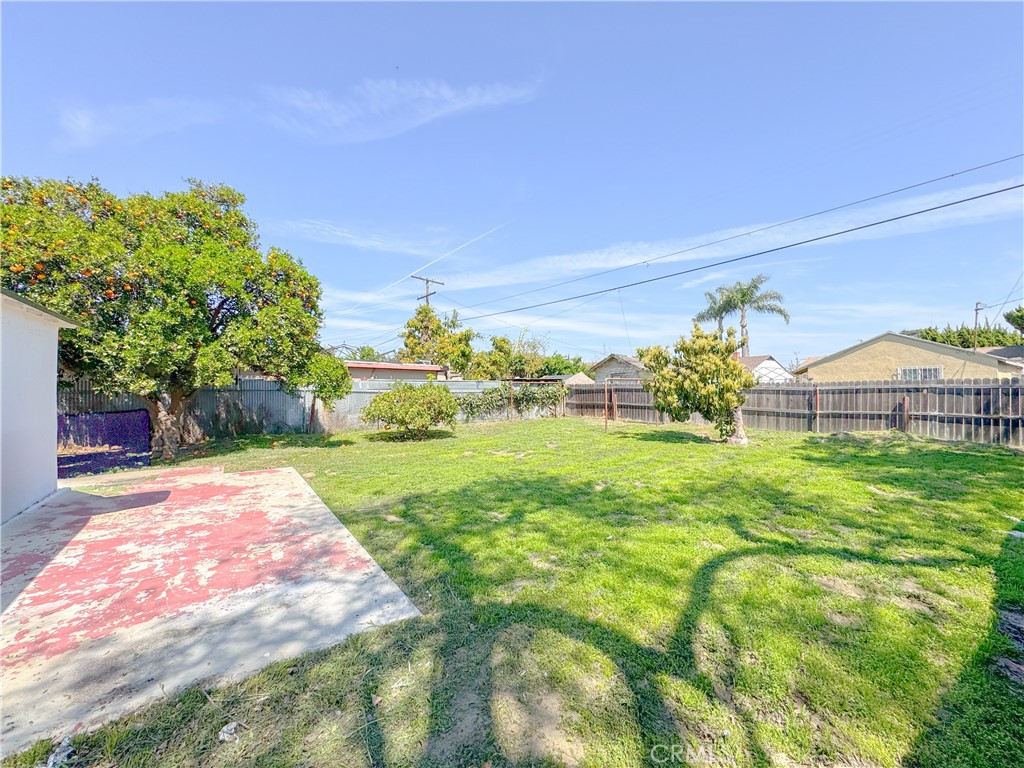 620 South Chester Avenue Compton, CA 90221 - Photo 22 of 27