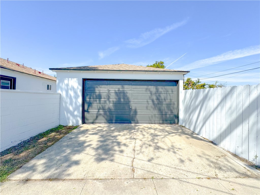 620 South Chester Avenue Compton, CA 90221 - Photo 24 of 27