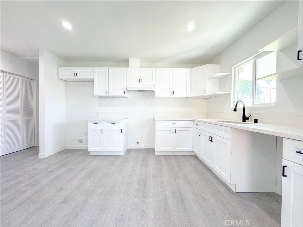 620 South Chester Avenue Compton, CA 90221 - Photo 4 of 27