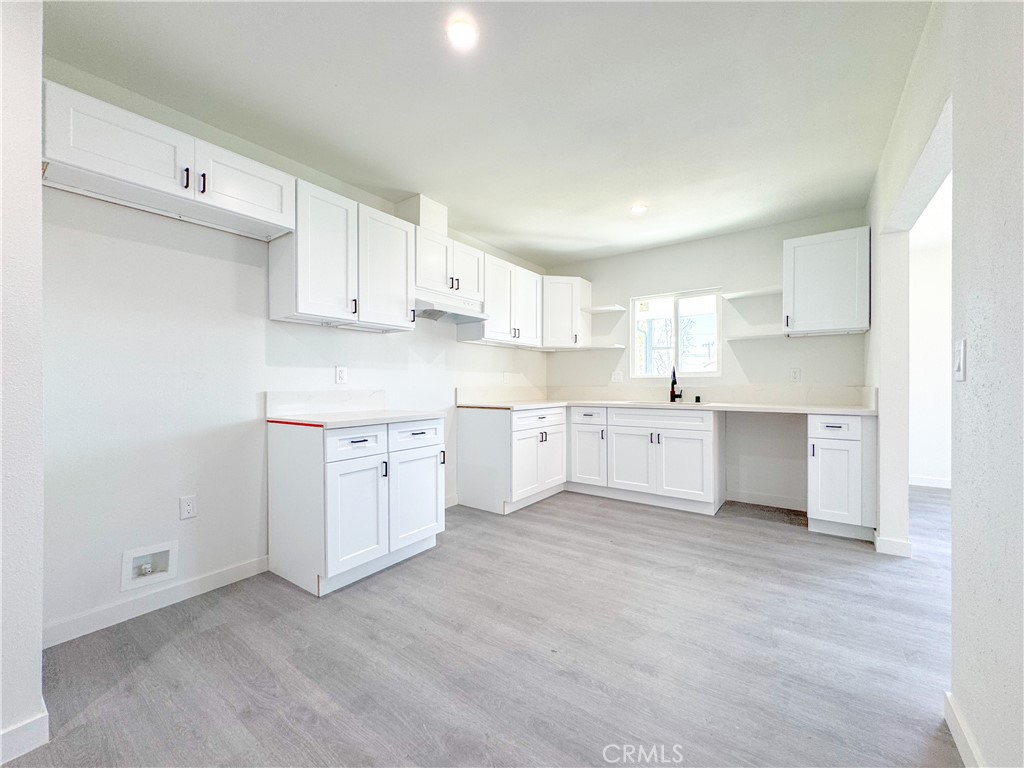 620 South Chester Avenue Compton, CA 90221 - Photo 5 of 27