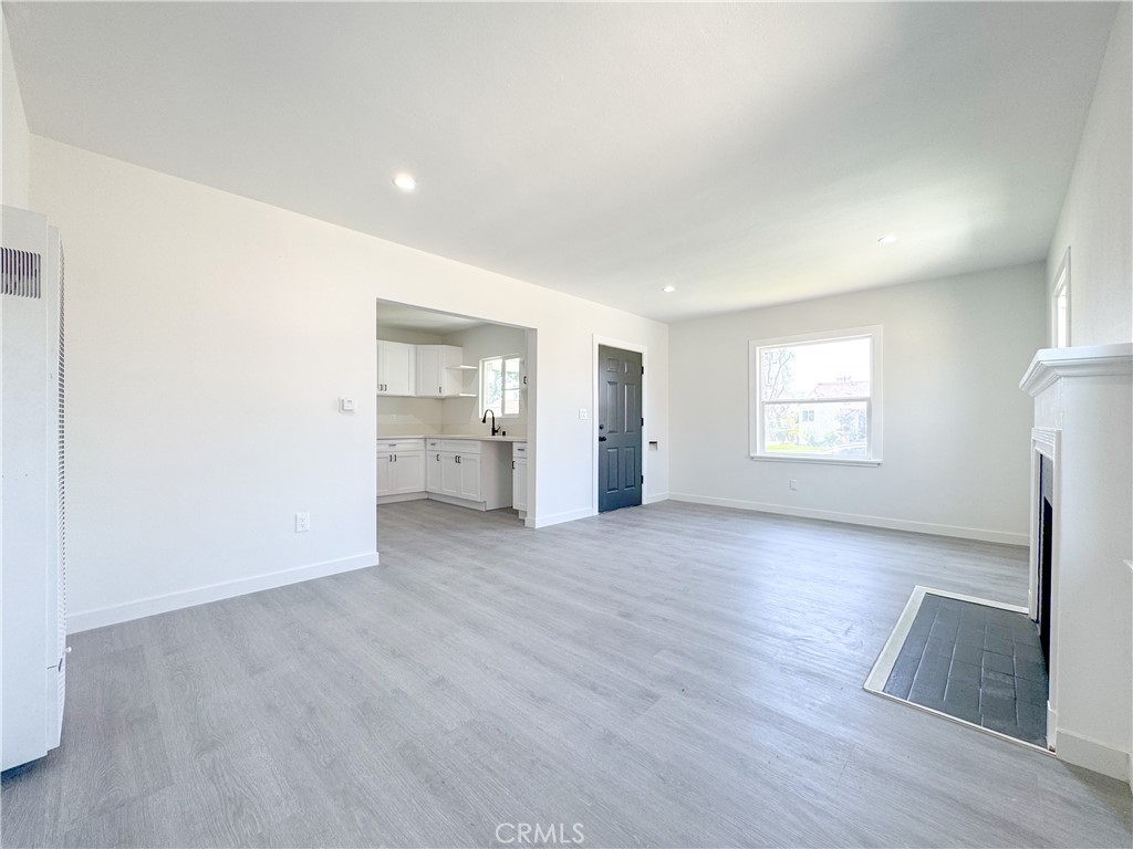 620 South Chester Avenue Compton, CA 90221 - Photo 6 of 27