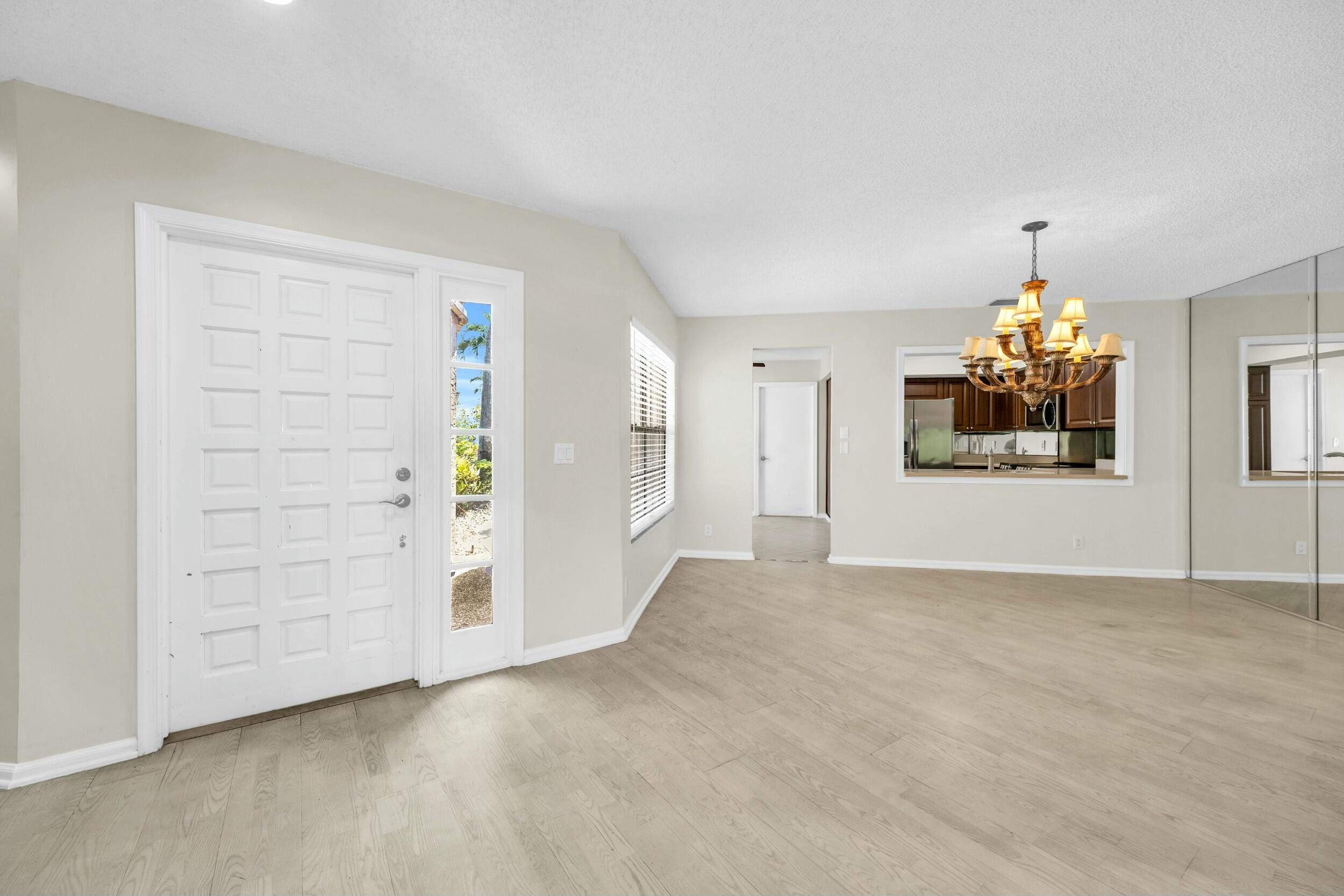 11206 Applegate Circle Boynton Beach, FL 33437 - Photo 5 of 34 tempImageOSk4o6